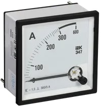 IPA10-6-0300-E Амперметр аналоговый Э47 300/5А класс точности 1,5 72х72 мм IEK
